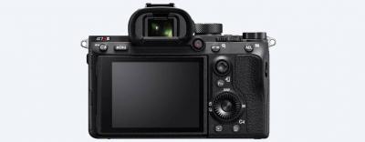 Sony α7R III with 35mm Full-Frame Image Sensor Camera - ILCE7RM3A/B