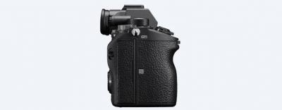 Sony α7R III with 35mm Full-Frame Image Sensor Camera - ILCE-7RM3A