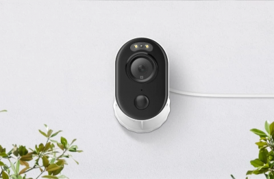 Reolink Outdoor WiFi Security Camera with Spotlight - Lumus