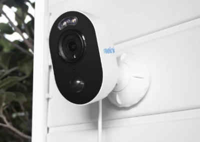 Reolink Outdoor WiFi Security Camera with Spotlight - Lumus